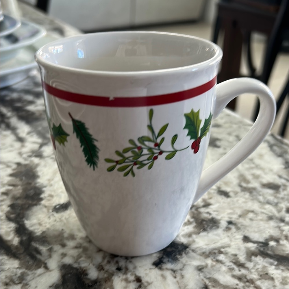 Royal Norfolk White Mug with Red and Green Holiday Design